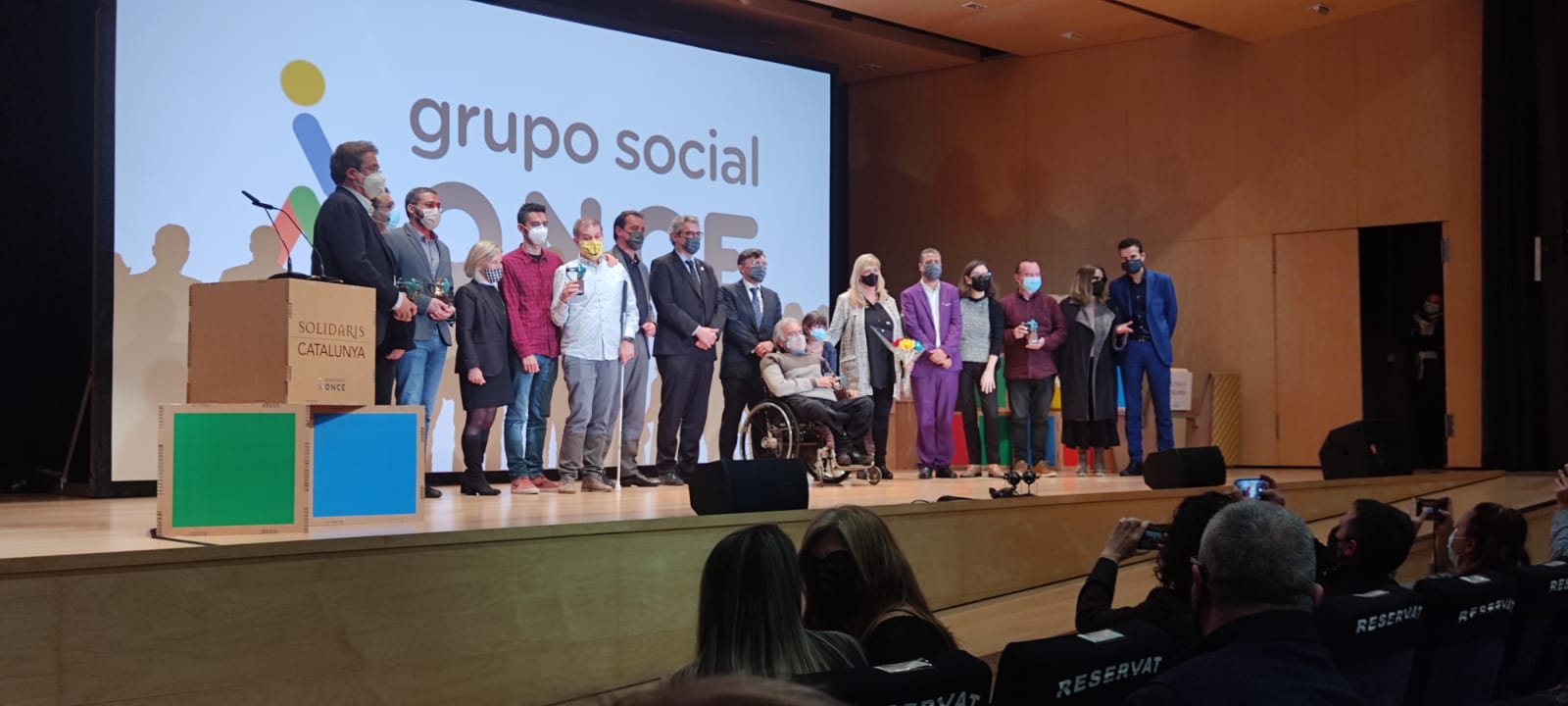 Foto de familia de los galardonados Premios ONCE Solidarios ONCE Catalunya