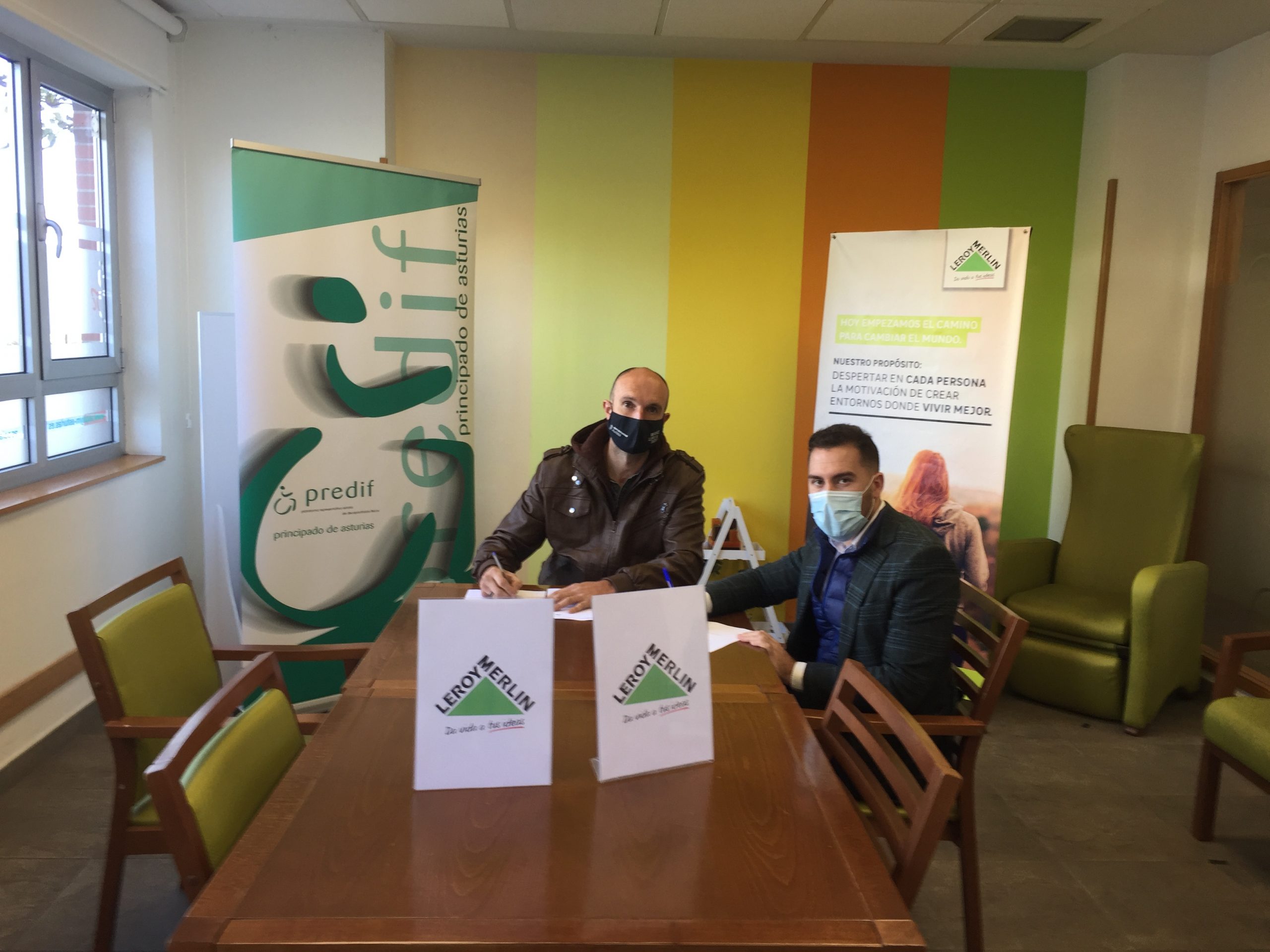 Firma del convenio de colaboración entre PREDIF Principado de Asturias y Leroy Merlin