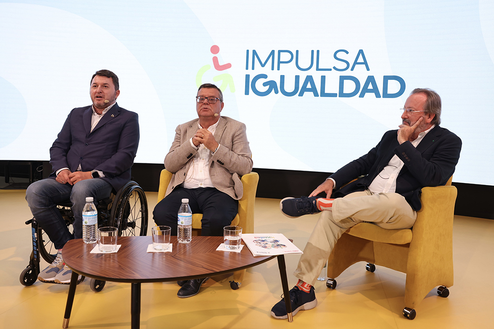 Francisco Sardón interviniendo en la presentación