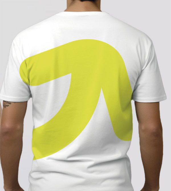 Camiseta con logo de impulsa igualdad espalda