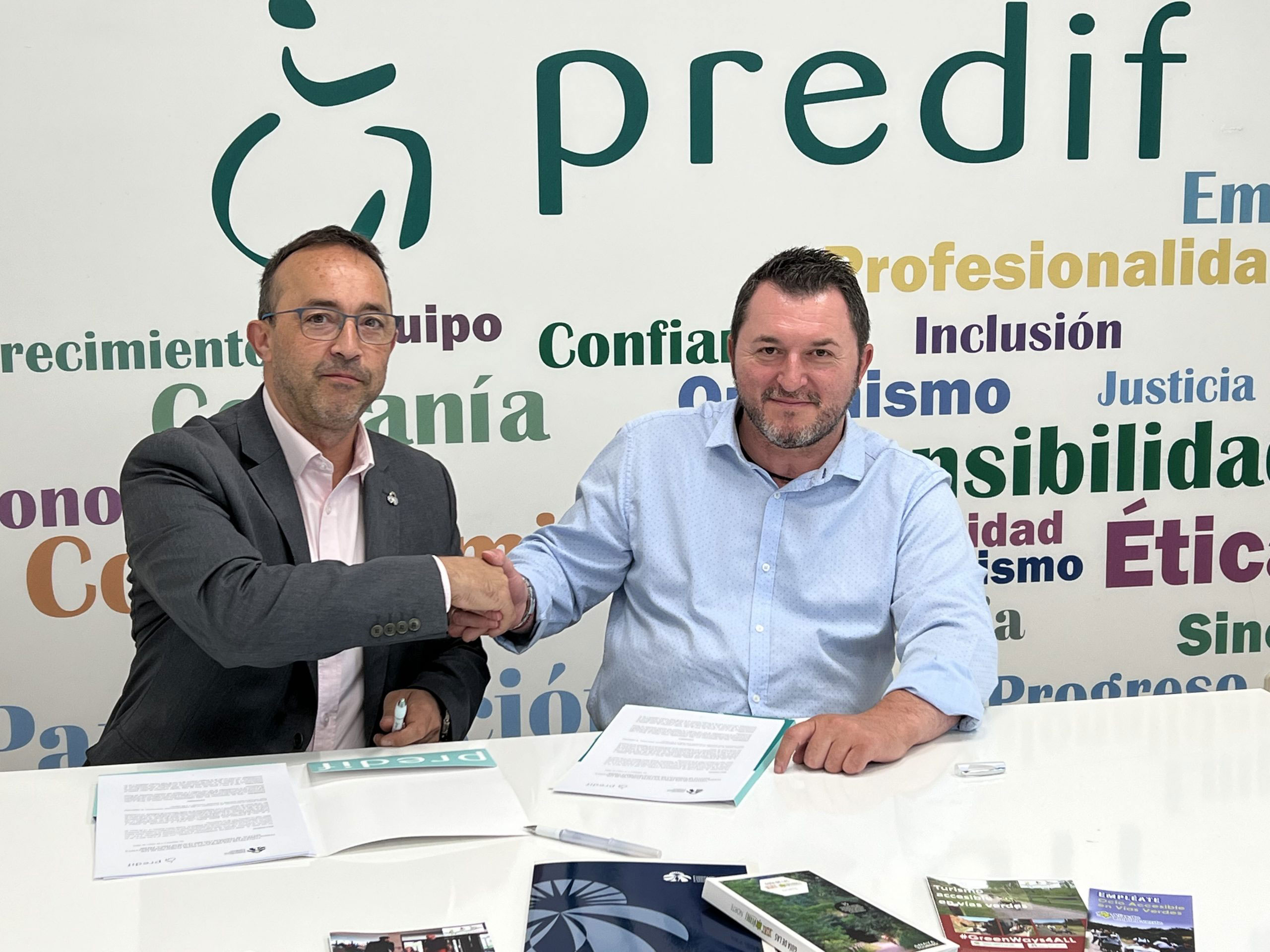 imagen de la noticia - PREDIF y la Fundación de los Ferrocarriles Españoles renuevan su compromiso para mejorar la accesibilidad de las vías verdes