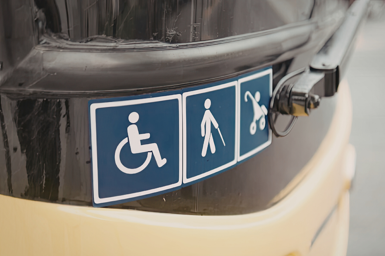 imagen de la noticia - IMPULSA IGUALDAD EXIGE A RENFE GARANTIZAR TRANSPORTE ACCESIBLE REAL EN SU NUEVO MODELO DE AUTOBUSES SUSTITUTIVOS